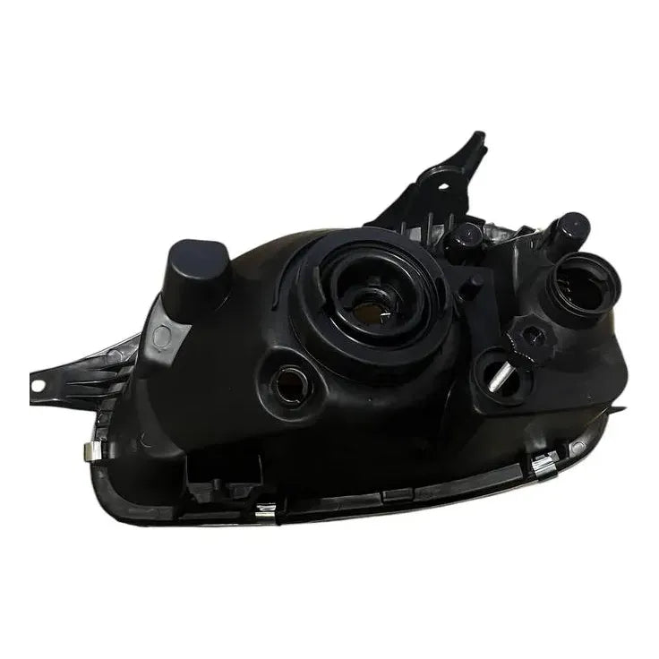Faro Derecho Chevrolet Corsa Todos 00-06